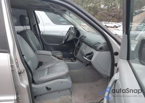 2000 Mercedes-Benz Ml 320 z USA, uszkodzony, nr VIN 4JGAB54E2YA166670